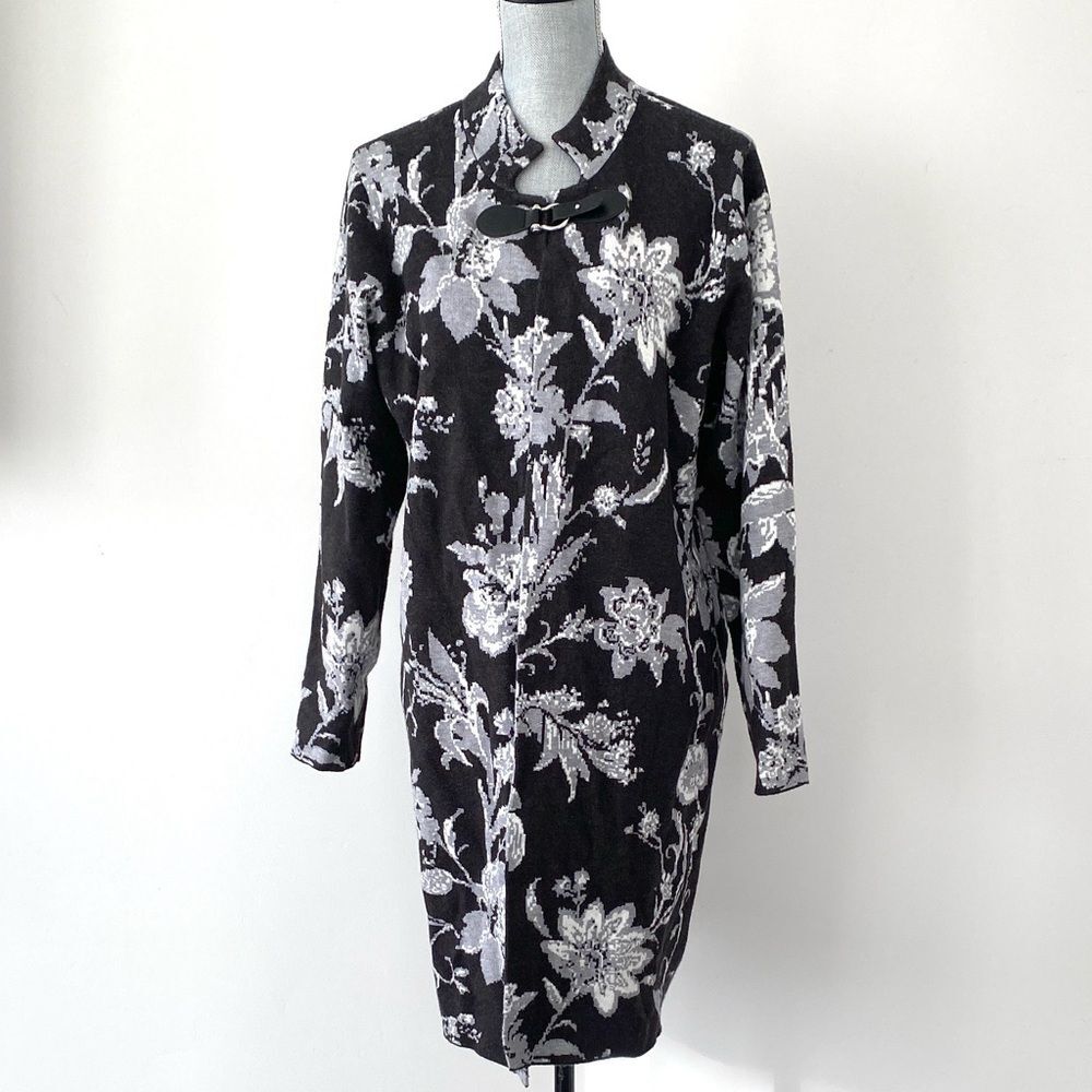 Cynthia Rowley Monochrome Floral Knit Coat Long Cardigan US 1X Relaxed Chic Boho